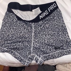 Black/ White design women's Nike pro spandex S